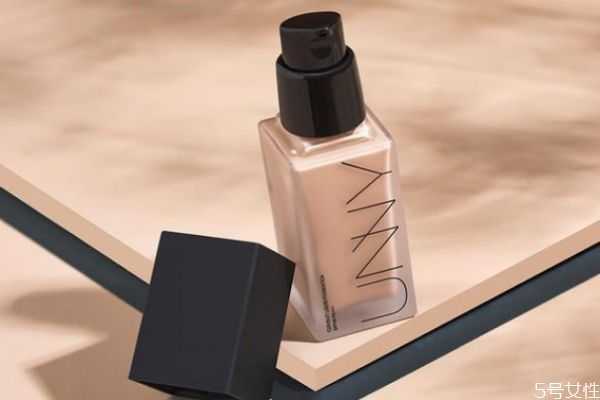 unny粉底液分层了还可以用吗