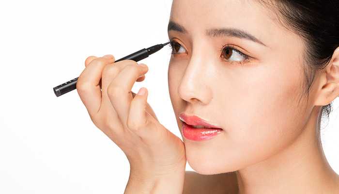 眼线笔可以用洗面奶洗吗 眼线笔可以用洗面奶洗吗