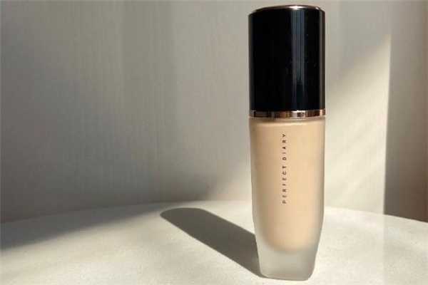 完美日记深水弹粉底液怎么样？完美日记深水弹粉底好用吗