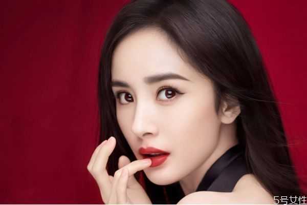 雅诗兰黛口红保质期一般多久 雅诗兰黛口红保质期怎么看 雅诗兰黛口红保质期一般多久 雅诗兰黛口红保质期怎么看