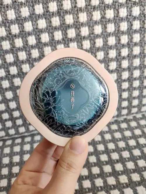 花西子散粉好用还是蜜粉好用