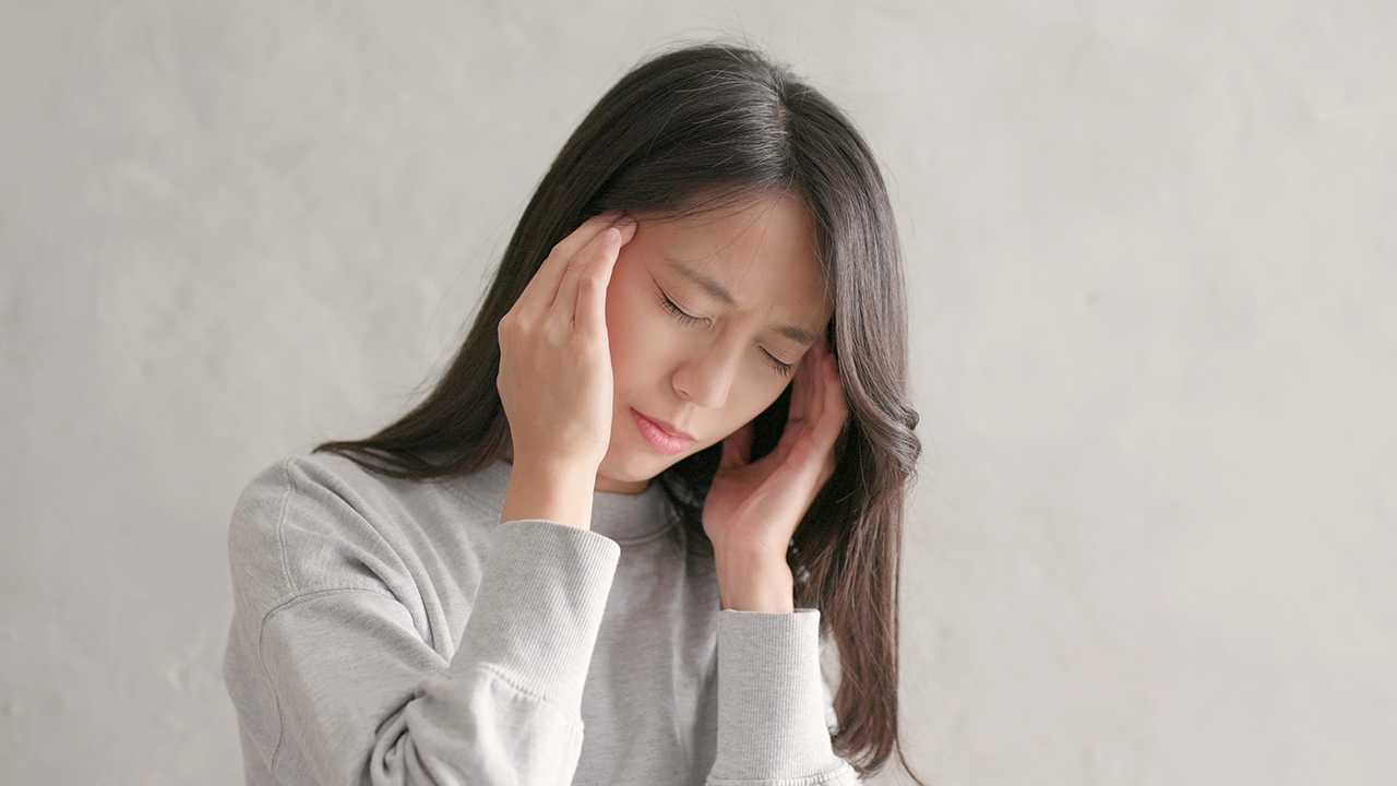 上眼睑脱皮的原因是什么?上眼睑脱皮会有哪些表现? 上眼睑脱皮的原因是什么?上眼睑脱皮会有哪些表现?