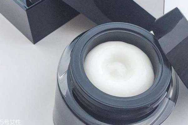 阿玛尼黑钥匙面霜使用方法 阿玛尼黑钥匙面霜使用方法