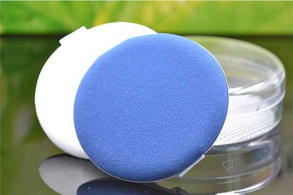 气垫粉扑要打湿在用吗?气垫粉扑和美妆蛋哪个好用 气垫粉扑要打湿在用吗?气垫粉扑和美妆蛋哪个好用
