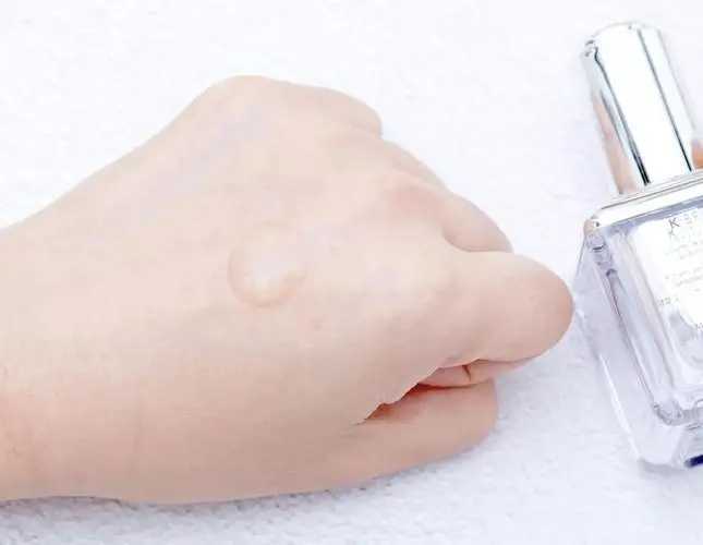 精华液可以涂手吗？