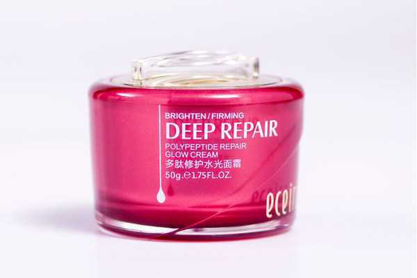 面霜能涂在眼睛周围吗 面霜能涂在眼睛周围吗