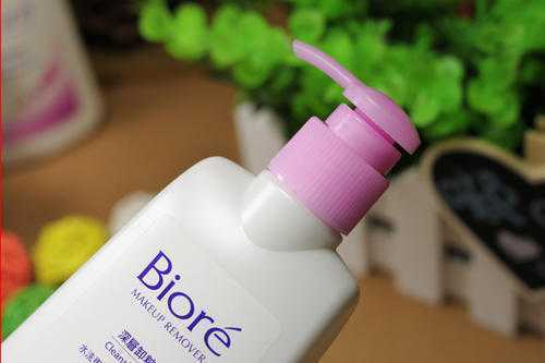 卸妆乳的正确使用方法 卸妆乳的正确使用方法