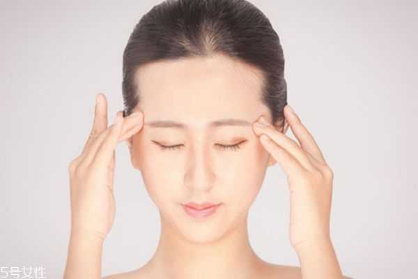 洗脸后直接涂精华可以吗 洗脸后直接涂精华可以吗