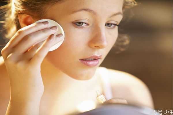 化妆脸部提亮用什么