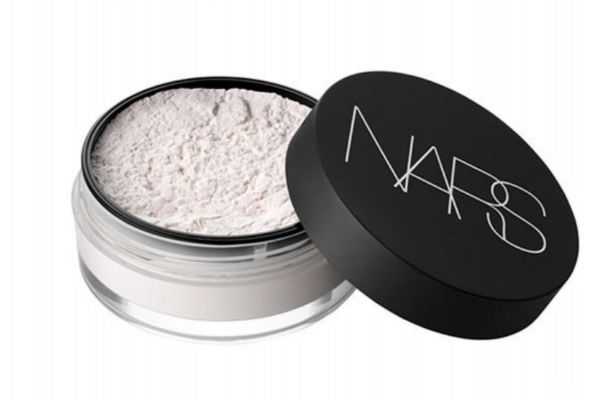 散粉可以用什么代替？散粉和定妆喷雾哪个好用