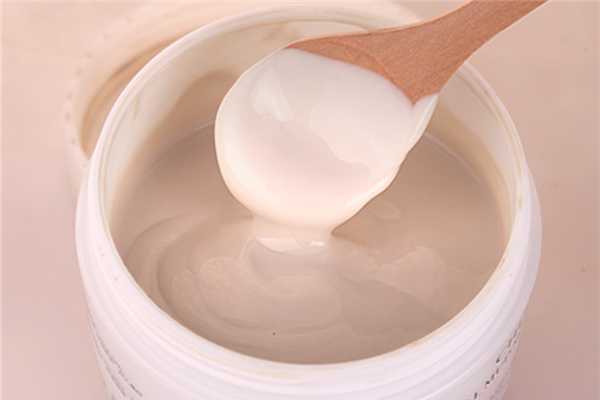 泥膜敷完直接用清水清洗吗