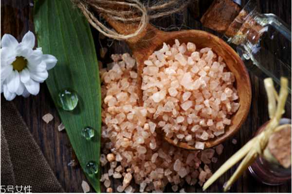 浴盐可以杀螨虫吗 浴盐的这些功效你知道吗