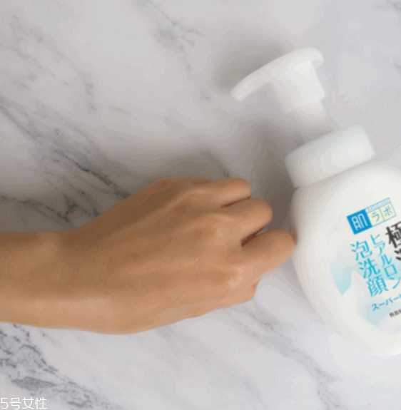 cow洗面奶和肌研极润洗面奶哪个好