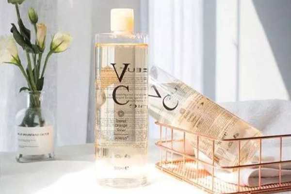 泰国VC爽肤水可以美白吗 泰国VC爽肤水可以美白吗