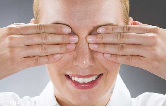 热毛巾敷眼睛要多热?热毛巾敷眼睛的最佳温度 热毛巾敷眼睛要多热?热毛巾敷眼睛的最佳温度