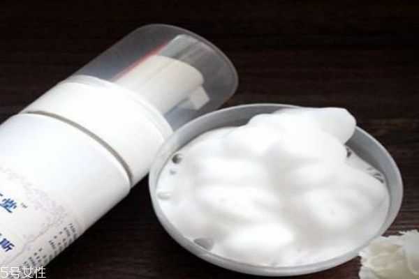 洁面泡沫是什么呢 洁面泡沫是什么呢