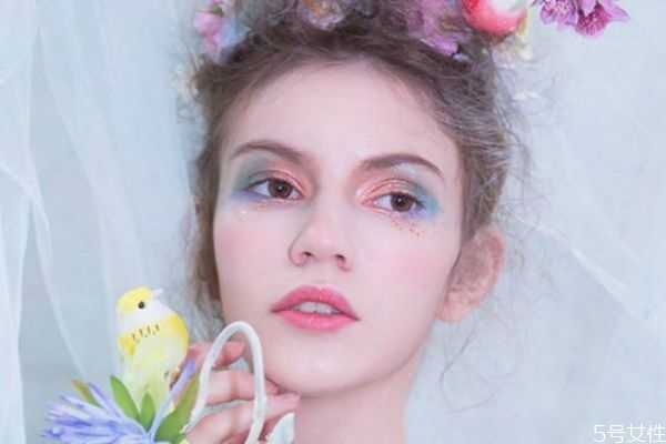 如何遮住痘痘？脸上的痘痘怎么化妆遮住