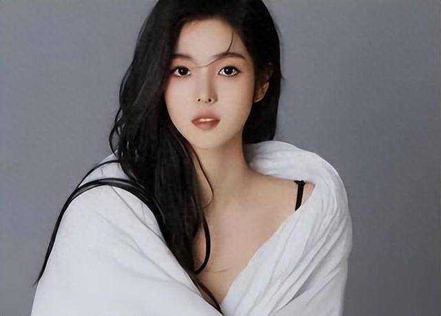 为什么有些女生胸部柔软像面包，有些却硬得像馒头？