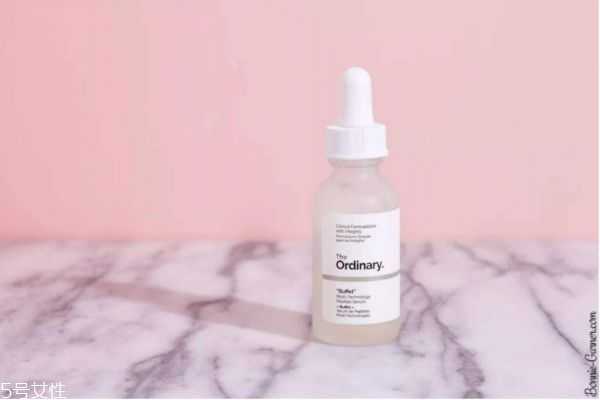 长痘痘能用烟酰胺吗 长痘痘能用烟酰胺吗