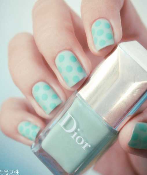 女生秋冬做什么美甲好看？冬季美甲这几款最显气质