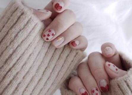 美甲能不能自己剪短 美甲能不能自己剪短