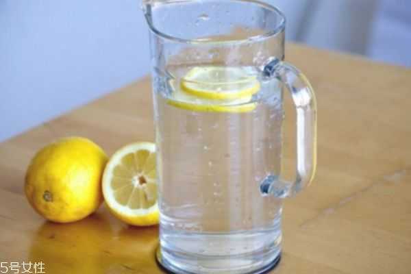 冬季肌肤缺水吃什么好