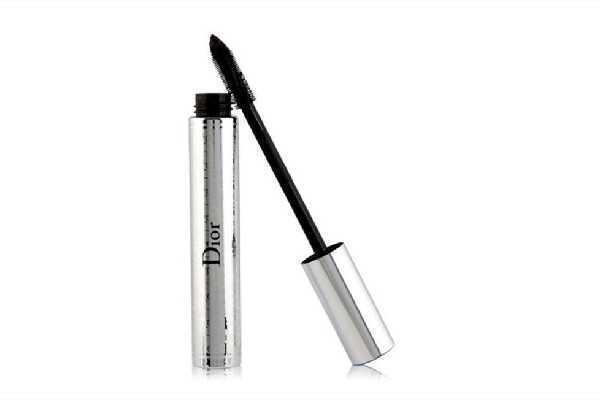 睫毛膏是直接涂在睫毛上吗 睫毛膏是直接涂在睫毛上吗