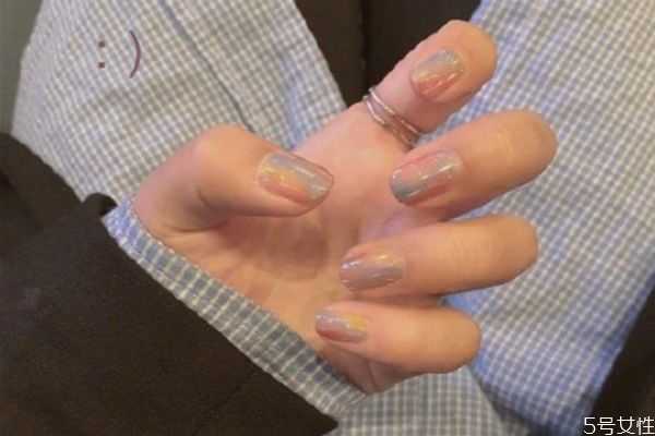 秋冬美甲选什么颜色？美甲选颜色有什么技巧