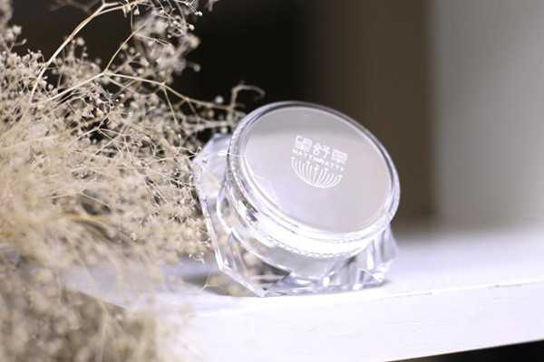 素颜霜和bb霜一样吗 素颜霜和bb霜能一起用吗