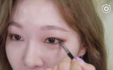 内双眼皮画眼妆技巧 先画眼妆还是先贴双眼皮贴