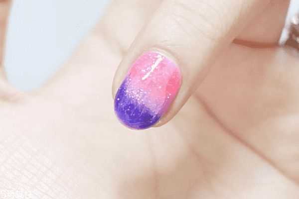 夏季晕染美甲教程 晕染渐变美甲教程步骤