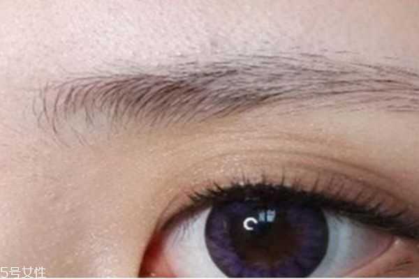 双色眼影怎么正确使用 双色眼影怎么正确使用