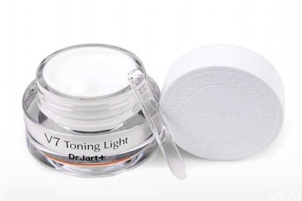 一瓶素颜霜能用多久?素颜霜开封后要尽快用 一瓶素颜霜能用多久?素颜霜开封后要尽快用