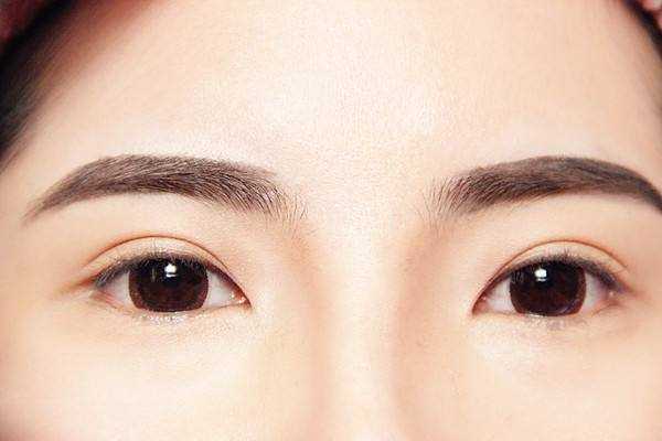 旋转眉笔怎么用？描眉有什么技巧