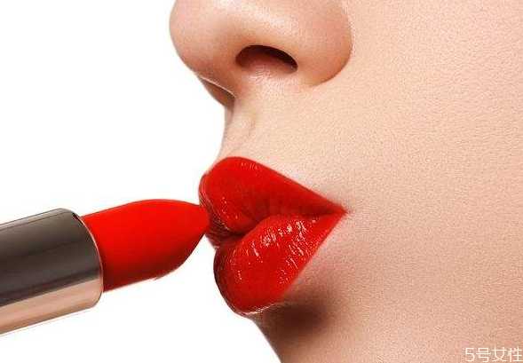 厚嘴唇怎么涂口红好看又简单