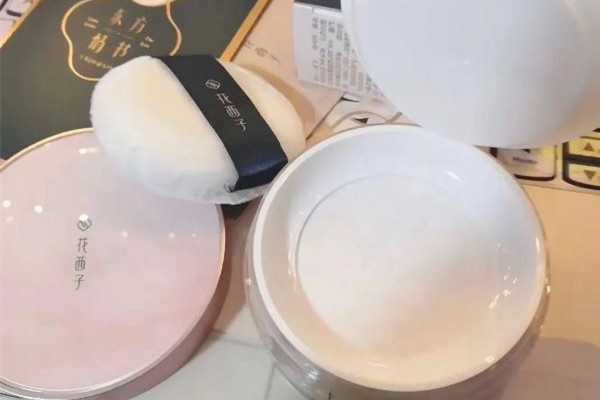 花西子蜜粉可以补妆吗 花西子蜜粉可以补妆吗