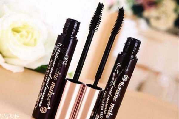 kiss me睫毛膏纤长好还是浓密好