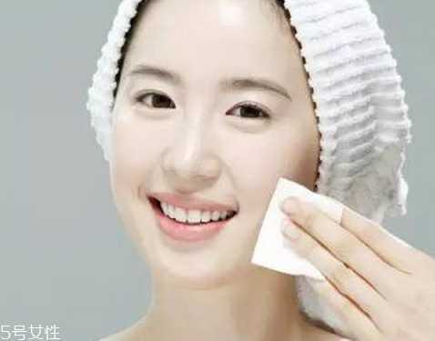 化妆水起泡沫正常吗？化妆水气泡多怎么回事？