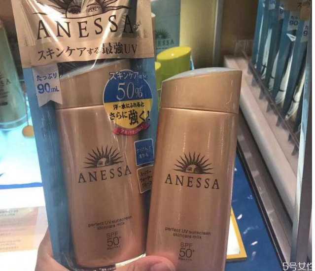 安耐晒白瓶有美白效果吗？安耐晒白瓶和金瓶的区别