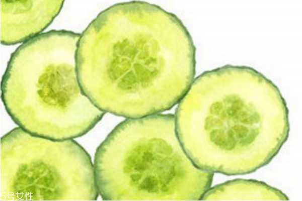 黄瓜敷脸有什么功效 黄瓜敷脸有什么功效