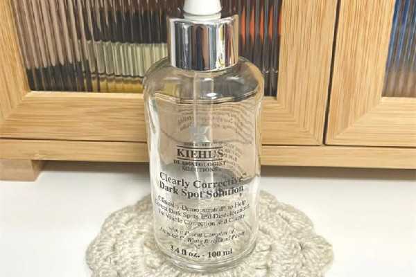 科颜氏淡斑精华是淡黄色的吗 科颜氏淡斑精华是淡黄色的吗