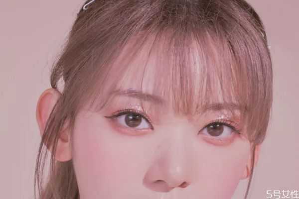 不明显的美瞳有哪些？哪种美瞳看着最不明显