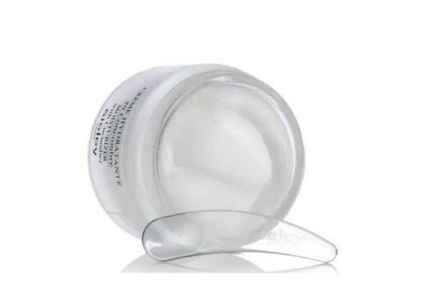 保湿面霜是干什么用的