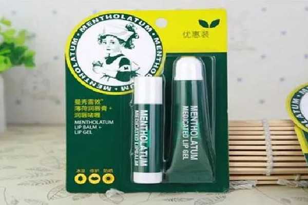 曼秀雷敦唇膏和凡士林唇膏哪个好 曼秀雷敦唇膏和凡士林唇膏哪个好