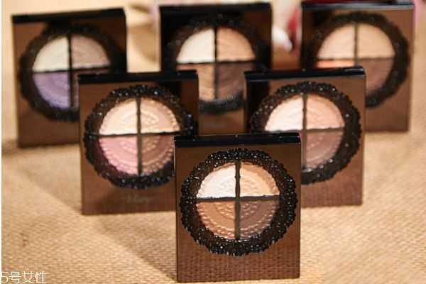 单眼皮买哑光还是珠光？单眼皮适合的眼影牌子