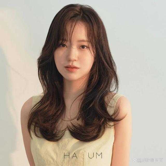 显年轻的卷发发型有哪些推荐 显年轻的卷发发型有哪些推荐