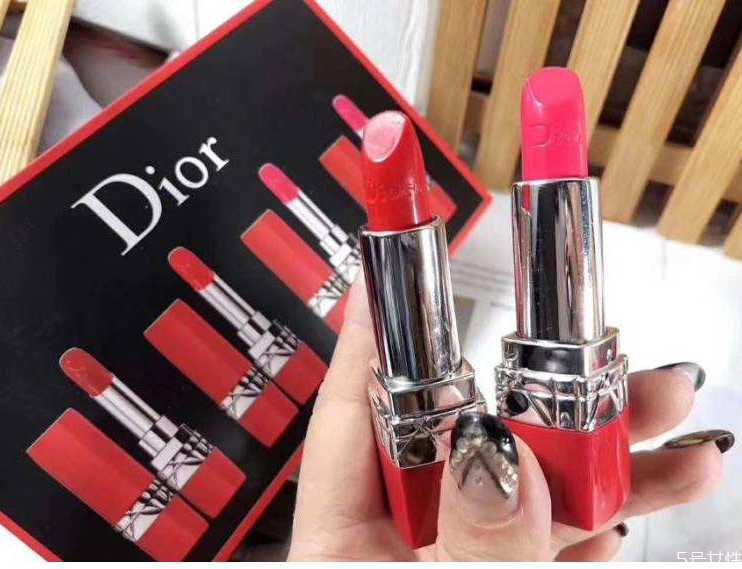迪奥红管口红怎么辨别真假
