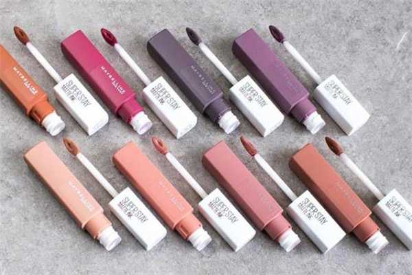 美宝莲接吻棒怎么卸?美宝莲接吻棒真的不掉色吗 美宝莲接吻棒怎么卸?美宝莲接吻棒真的不掉色吗