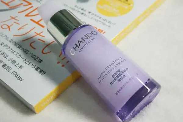 自然堂精华液和欧莱雅小黑瓶哪个好 自然堂精华液可以涂在眼睛周围吗