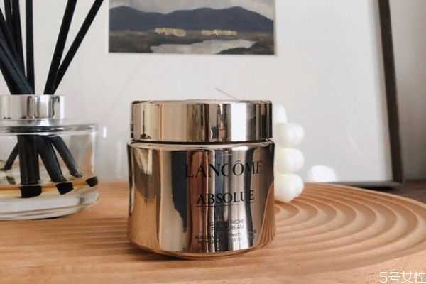 兰蔻菁纯面霜和雅诗兰黛面霜哪个好？兰蔻菁纯面霜真假辨别